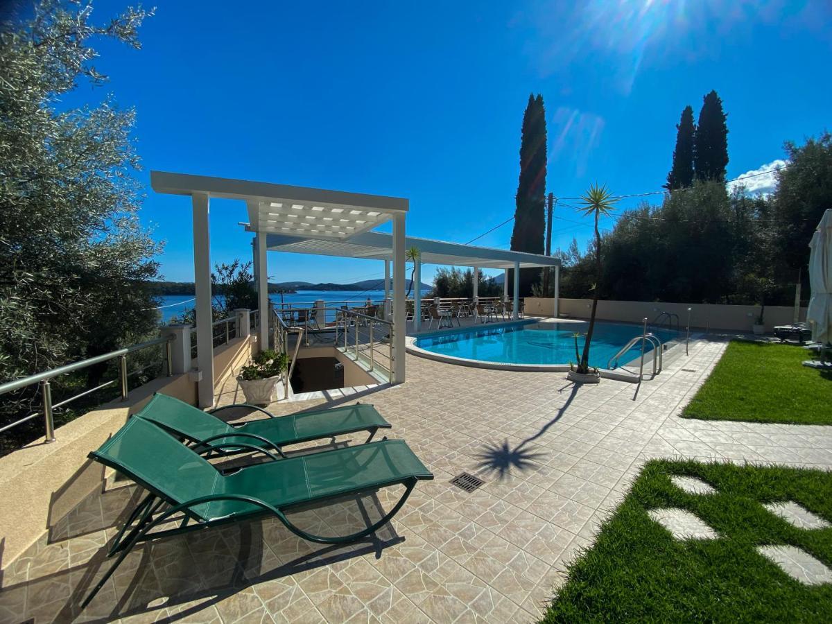 Oasis 3* Perigiali