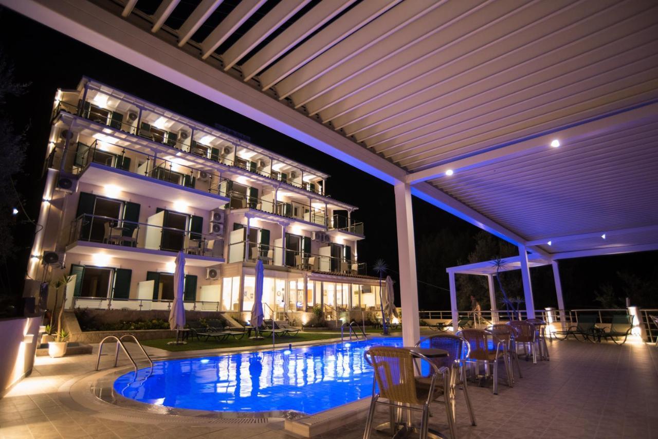 Oasis 3* Perigiali