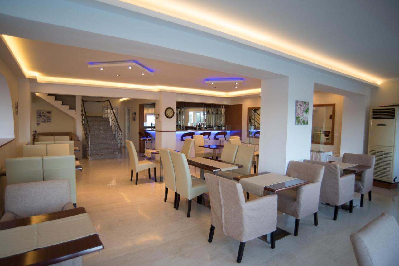 Oasis 3* Perigiali